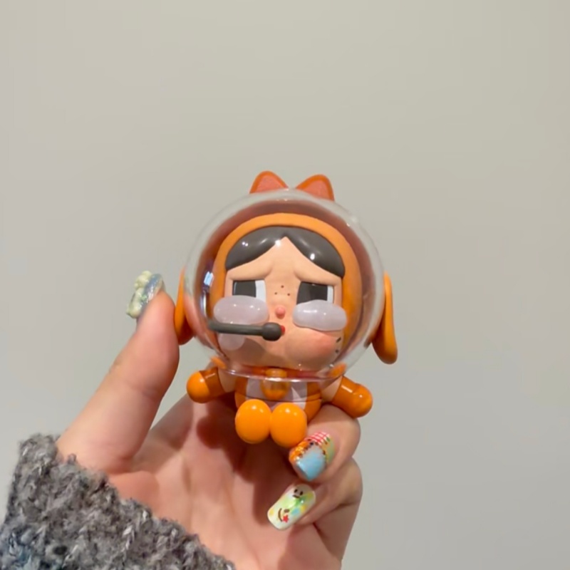 Model Kit Figures - Genuíno popmart crybaby espaço gato laranja