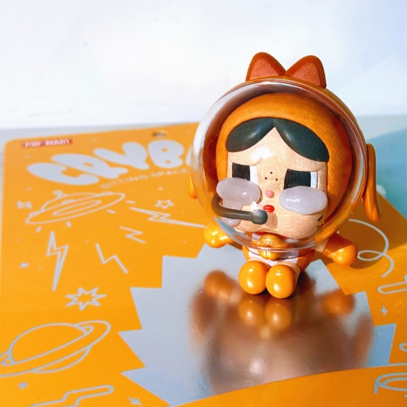 Genuíno popmart crybaby espaço - Model Kit Figures avaliação e preço